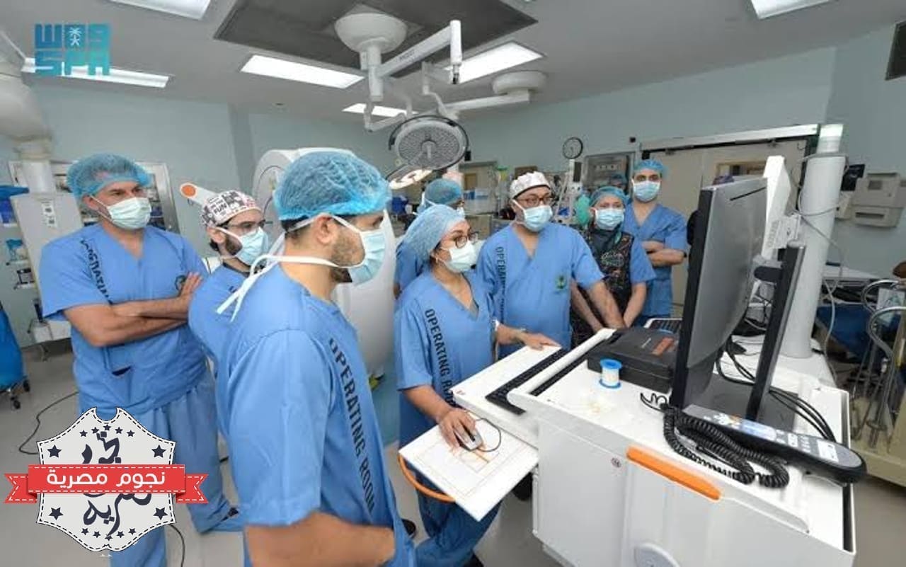 جانب من العملية الجراحية في مستشفى الملك فيصل التخصصي بجدة (مصدر الصورة. وكالة الأنباء السعودية)