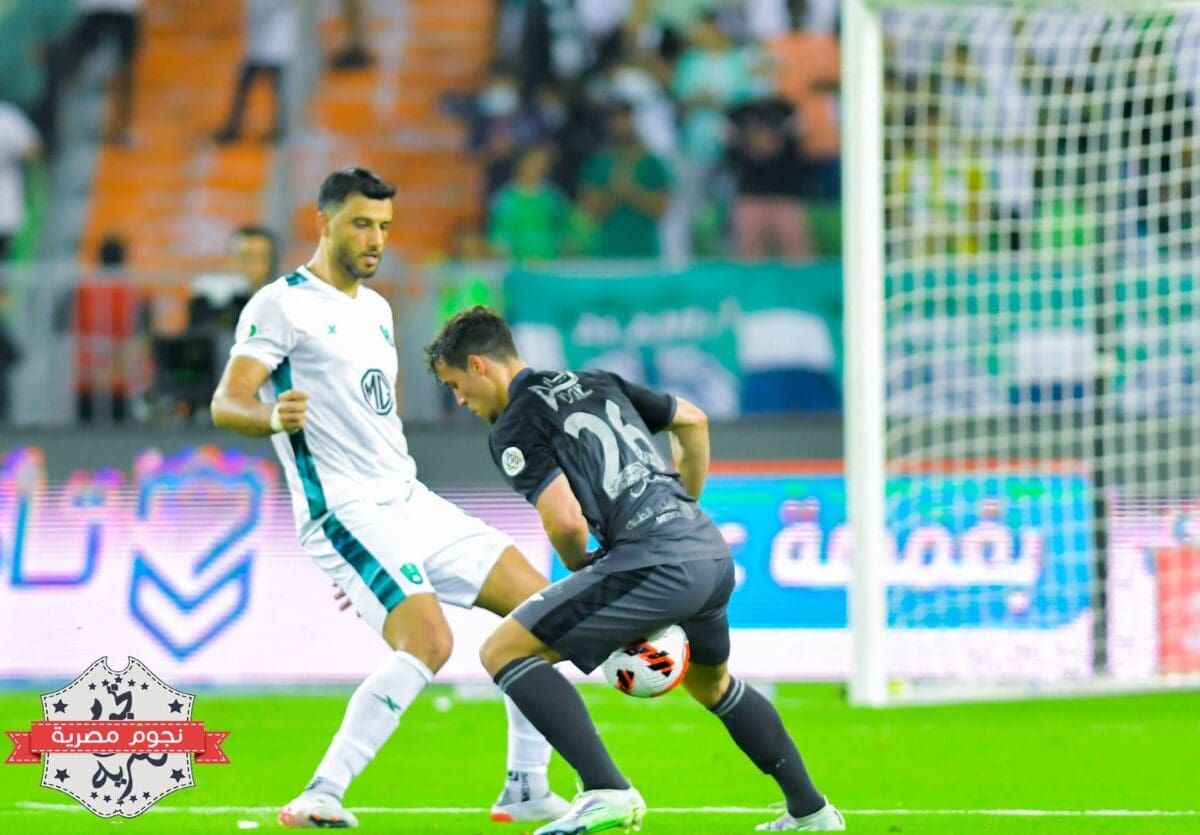 مباراة الأهلي والطائي في دوري روشن السعودي للمحترفين