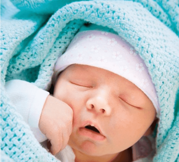 تصوير طفل حديثي الولادة