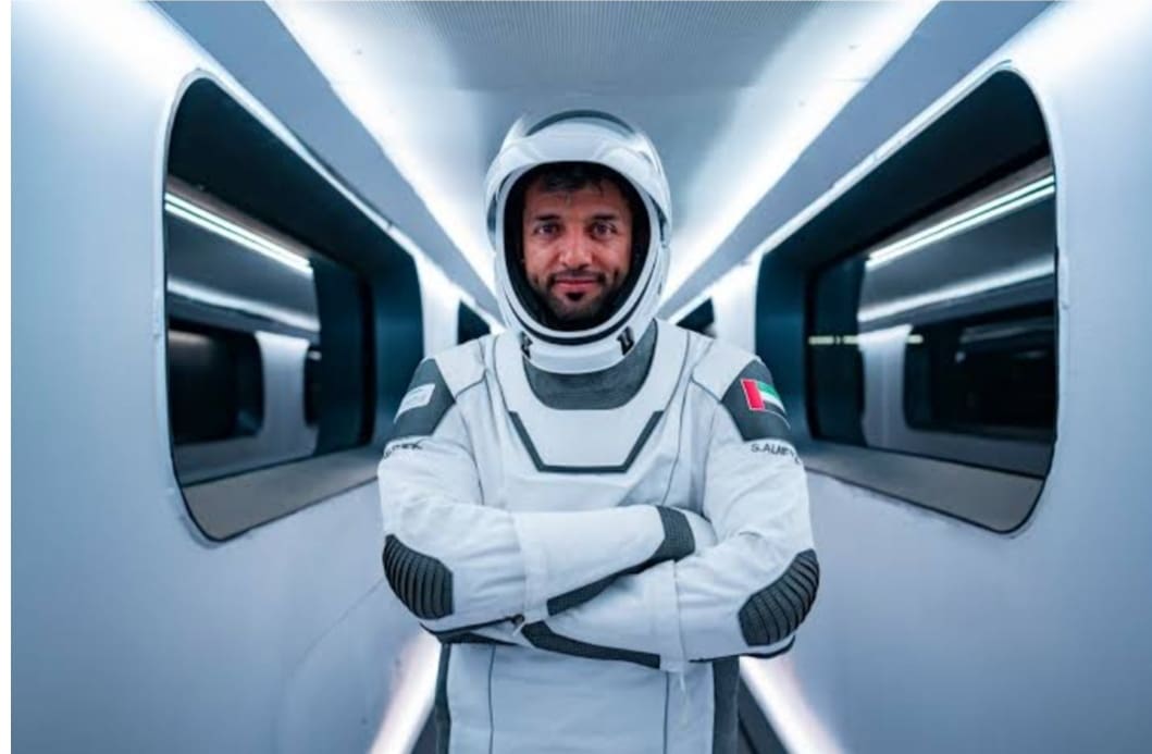 عودة سلطان النيادي إلى الأرض بعد قضاء ٦ شهور في الفضاء ما هي إنجازات رائد  الفضاء الإماراتي في أطول مهمة عربية؟