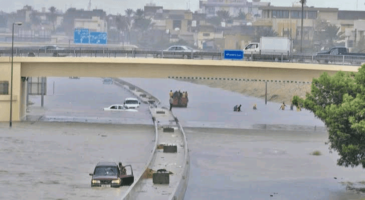 صورة تبين السيول التي حدثت بسبب العاصفة دانيال بأراضي ليبيا_ المصدر: رؤيا الاخباري