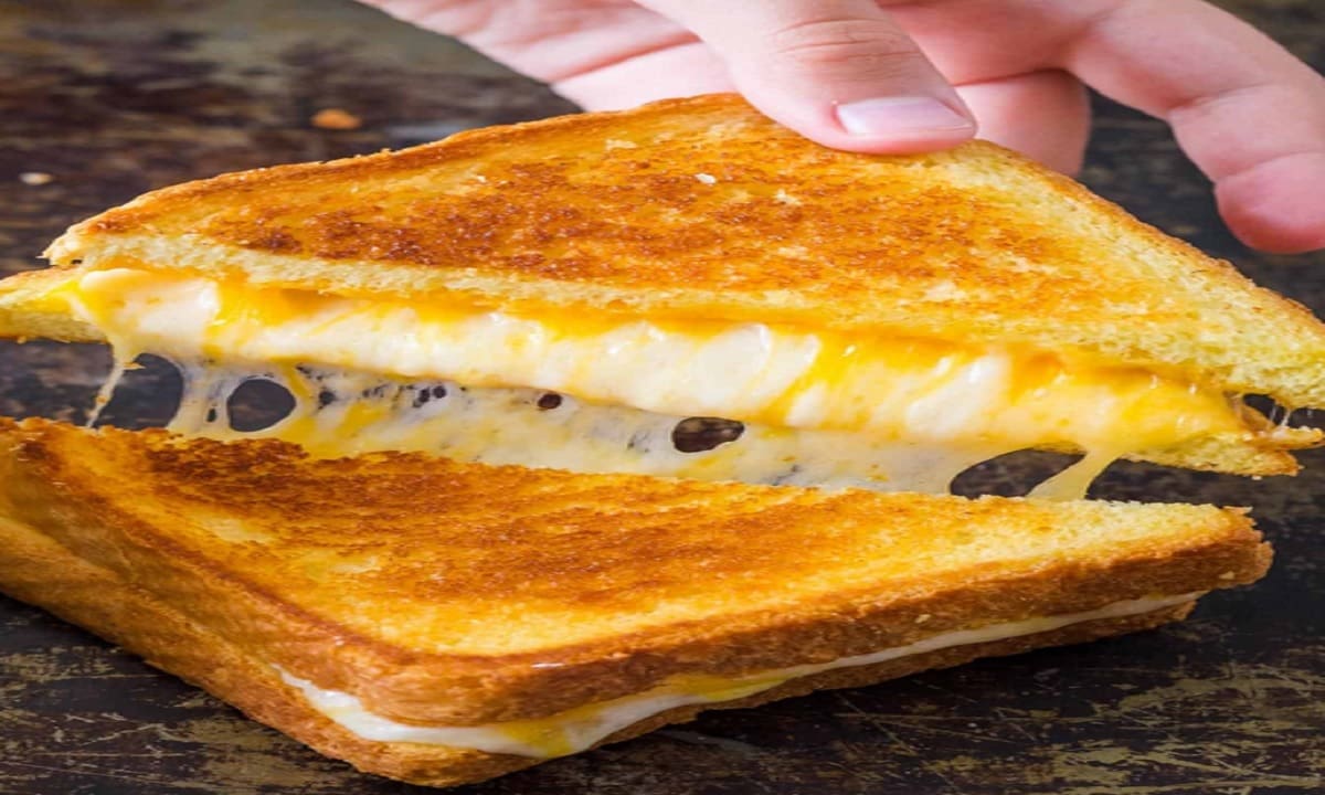 طريقة تحضير سندوتش الجبن الأمريكيه