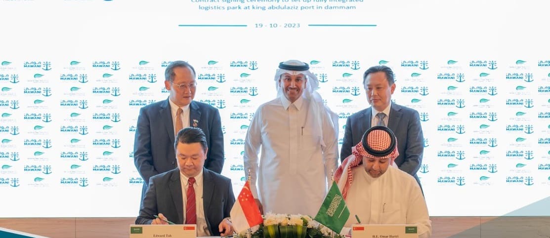مراسم توقيع الإتفاقية بين مواني والسعودية العالمية للموانيء