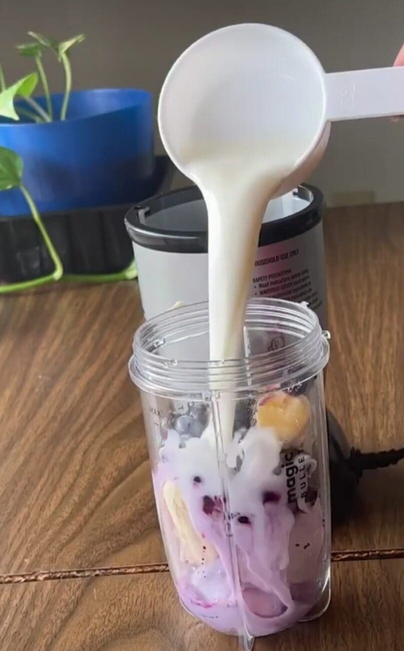 طريقة عمل عصير التوت المثلج 