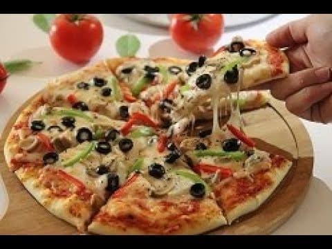 طريقة تحضير البيتزا الإيطالية زي المحلات