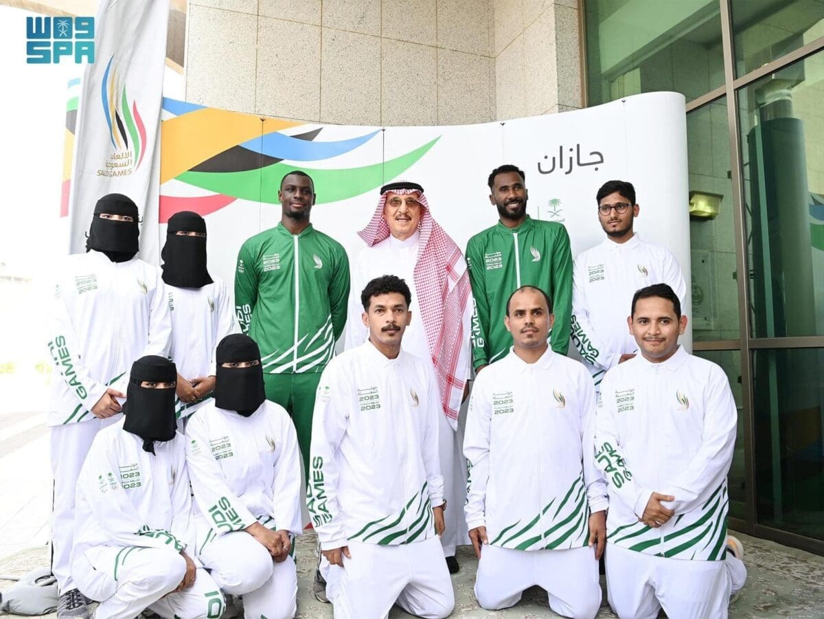 أمير جازان يتسلم شعلة دورة الألعاب السعودية 2023 في مراسم رسمية تعزز ريادة المملكة في الرياضة