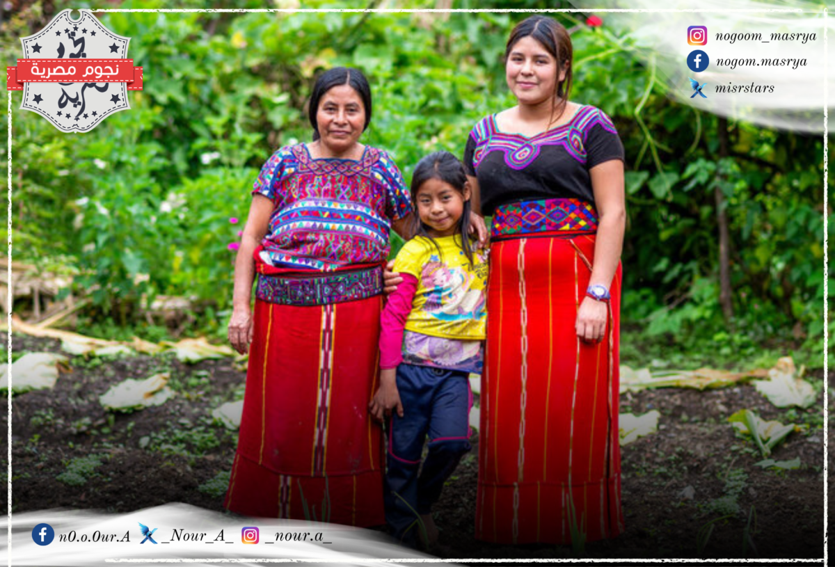 السيدة ماريا وعائلتها وهي واحدة من 9000 مزارع ينتمون إلى مجتمع المايا إكسيل الأصليين المشاركين ببرنامج التأمين الصغير المقدم من برنامج الأغذية العالمي - مصدر الصورة: موقع UN World Food Programme