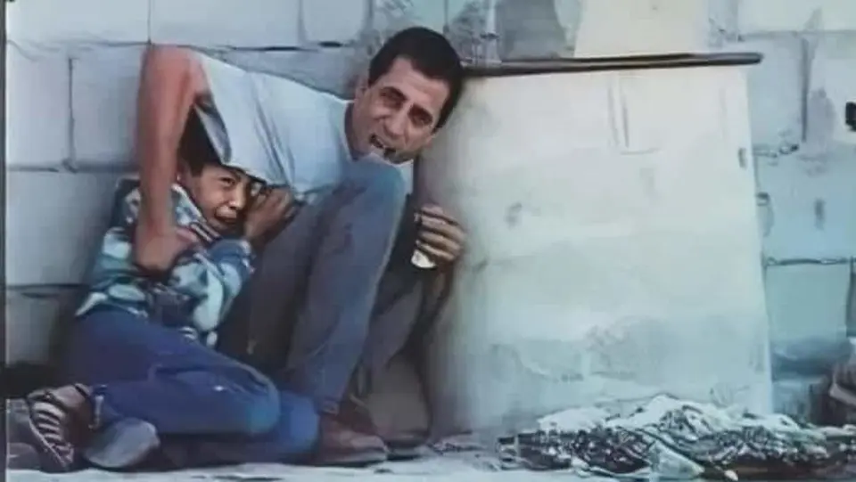 محمد الدرة مع والده