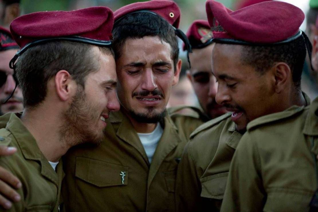 فر من موقعه وقت الهجوم.. كيف عاقبت إسرائيل ضابطًا بالجيش هرب من الخدمة؟