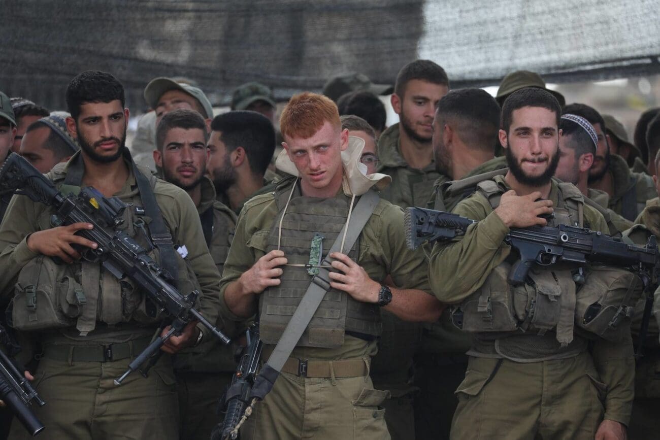 فر من موقعه وقت الهجوم.. كيف عاقبت إسرائيل ضابطًا بالجيش هرب من الخدمة؟