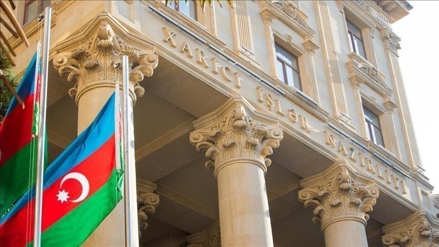 الخارجية الأذربيجانية تطالب باريس بالتحقيق في أنشطة فرنسية تجسسية على أراضيها