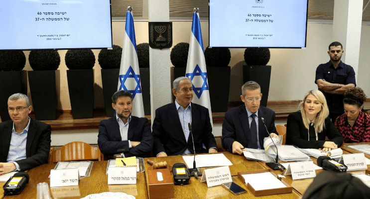 رئيس الوزراء الإسرائيلي يؤكد على ضرورة العملية البرية في رفح ويقلل من أهمية الدعوات لإجراء انتخابات