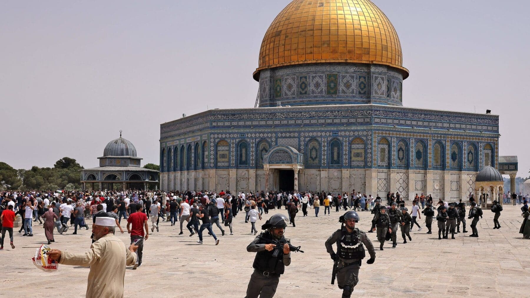 بن غفير يطالب بحظر دخول الفلسطينيين من الضفة إلى المسجد الأقصى خلال شهر رمضان والشاباك يحذر من هذه السياسة