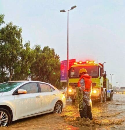 المديرية العامة للدفاع المدني في السعودية تحذر من استمرار الأمطار والتقلبات الجوية لمدة خمس أيام