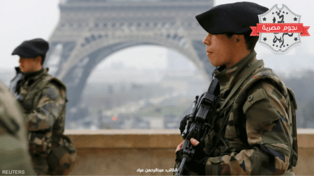 الشرطة الفرنسية قرب برج إيفل في باريس