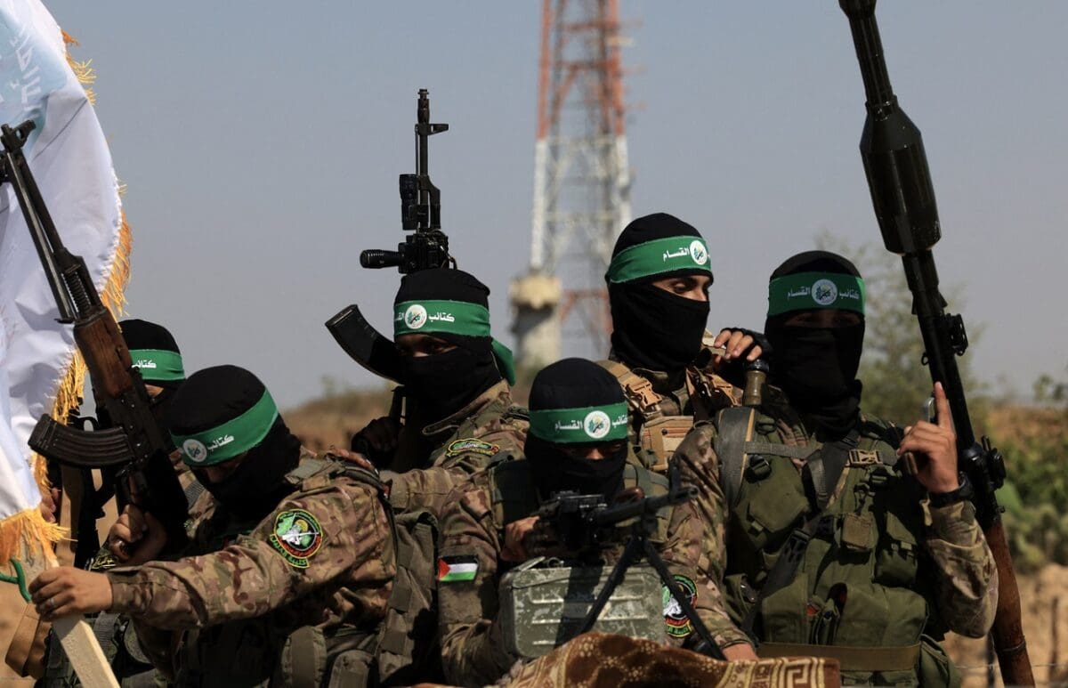 لأول مرة منذ بداية الحرب| قيادي فسلطيني يكشف خسائر حماس البشرية والميدانية ويحذر من وجود أي قوات بغزة