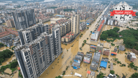 الشوارع التي غمرتها المياه بعد هطول أمطار غزيرة في تشينغيو