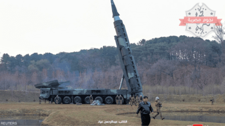 زعيم كوريا الشمالية أثناء متابعة عملية إطلاق الصاروخ