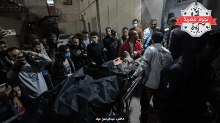 نقل الضحايا الى المستشفى في دير البلح