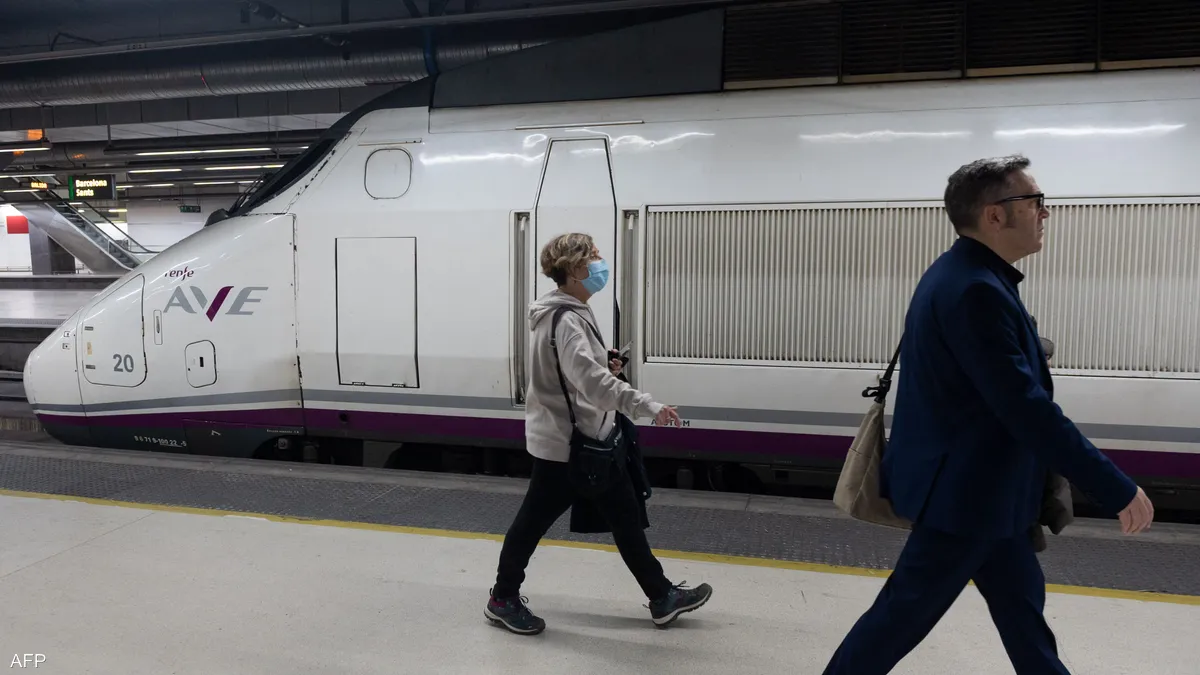 توقف خدمة السكك الحديدية في برشلونة وشمال شرق إسبانيا بسبب سرقة كابلات نحاسية