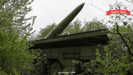 قاذفة لمنظومة صواريخ "إسكندر- إم" التكتيكية الروسية خلال تدريبات 